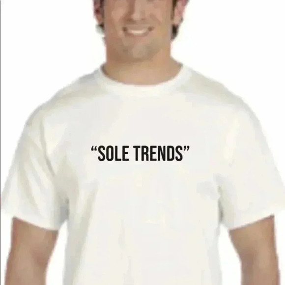 EXCLUSIVE SOLE TRENDS, SAVANNAH GA TEE - Picture 1 of 4